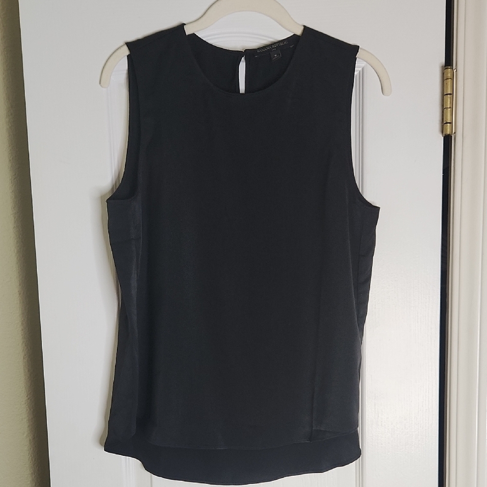 Banana Republic Black Sleeveless Shell Blouse Keyhole Back Size Small